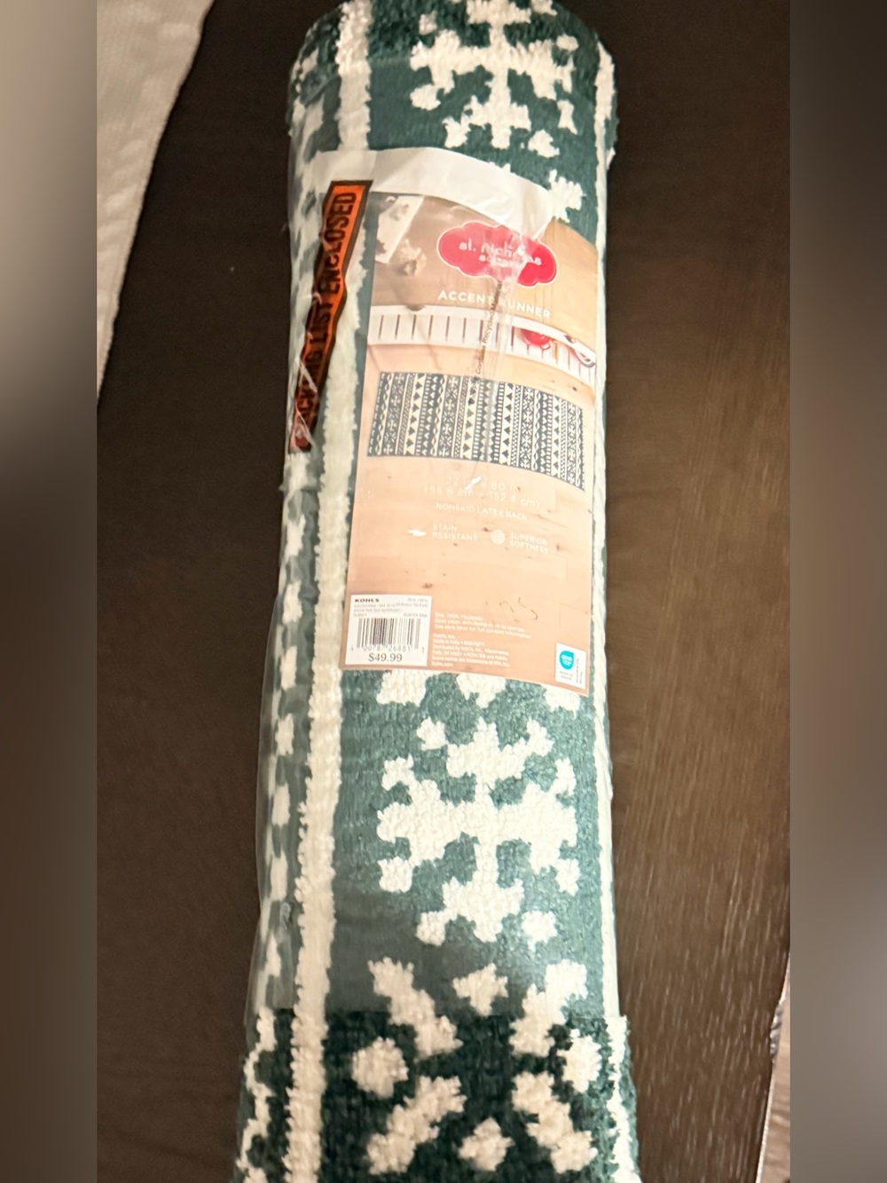 Green and White Accent Runner Rug
